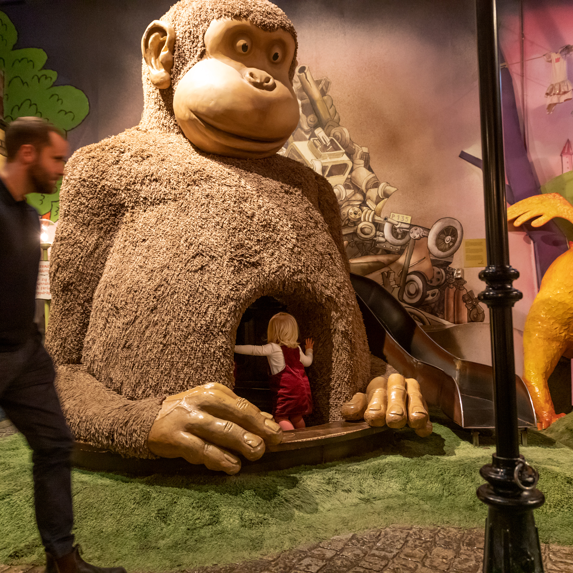 Giant gorilla at The Story Book Square